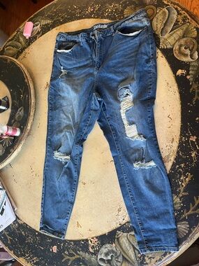 Distressed Dark Blue Skinny Jeans